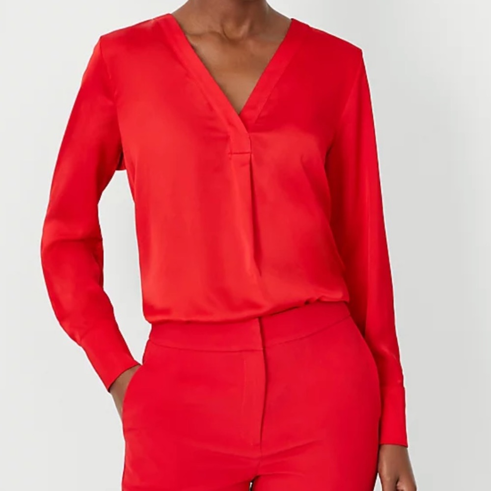 NWOT RED Pleat Front top, v-neck, blouse